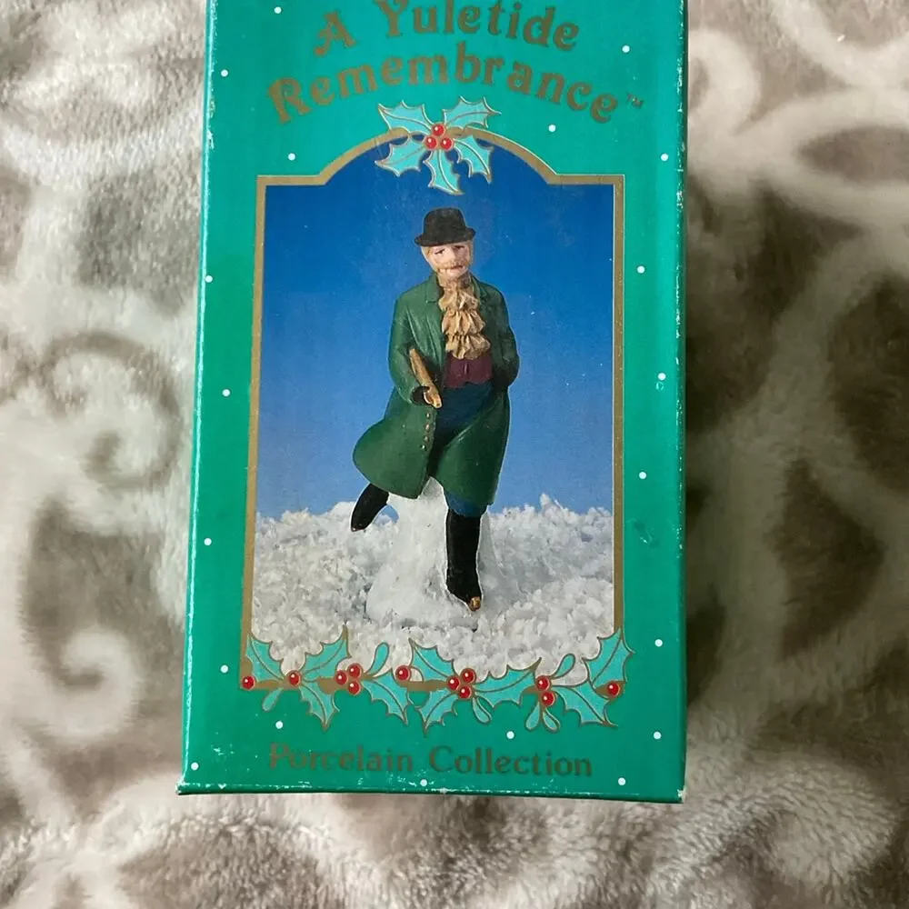 Figurine Yuletide remembrance porcelain collection by‎ Russ vintage